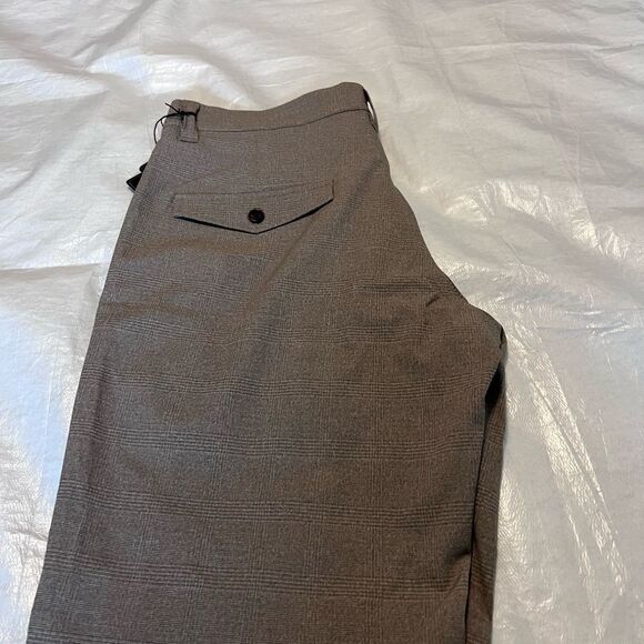 Travis Mathew Grommet Gray Check Performance Stretch Men’s Shorts Size 30 NWT - Picture 6 of 6
